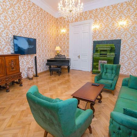 Solo Apartment In City Center ティビリシ エクステリア 写真