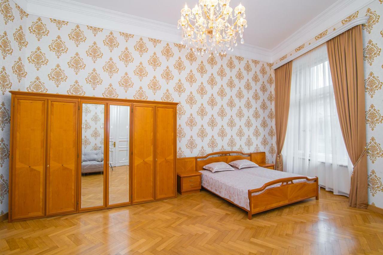 Solo Apartment In City Center ティビリシ エクステリア 写真