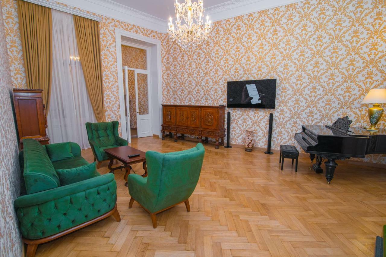 Solo Apartment In City Center ティビリシ エクステリア 写真