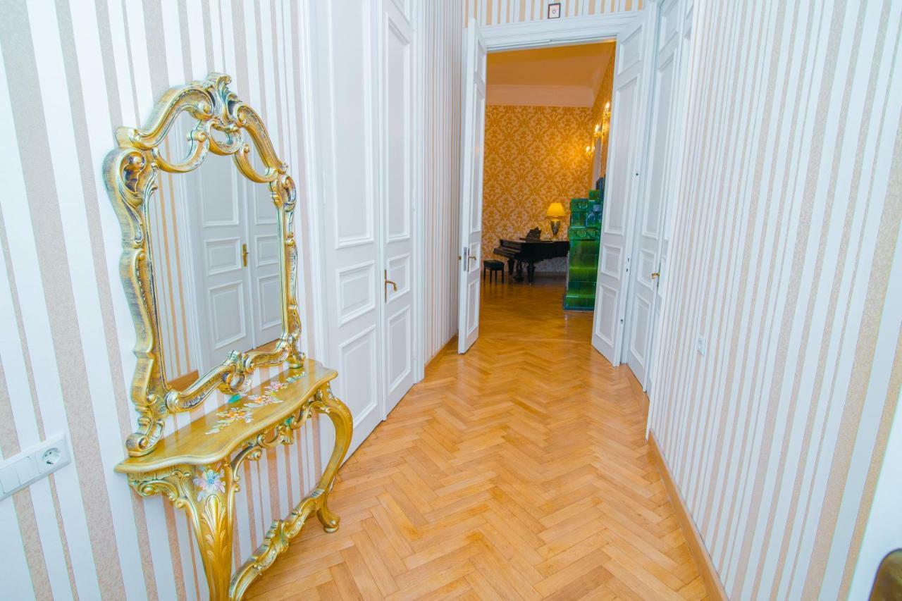 Solo Apartment In City Center ティビリシ エクステリア 写真