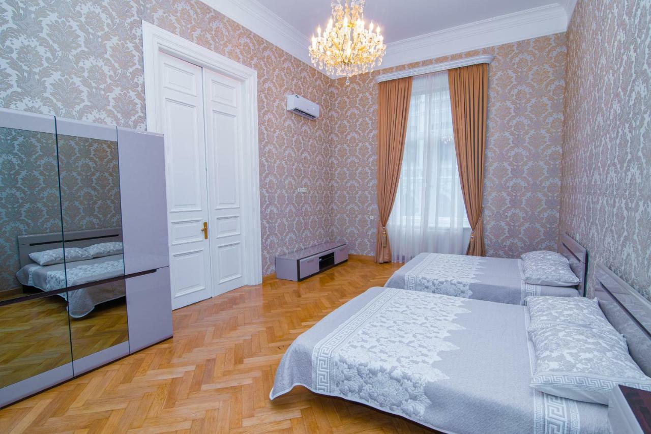 Solo Apartment In City Center ティビリシ エクステリア 写真
